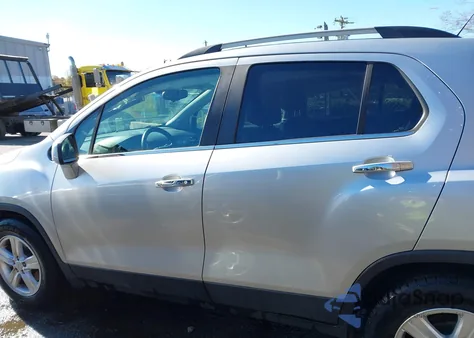 2018 Chevrolet Trax Lt z USA, uszkodzony, nr VIN KL7CJLSB3JB571916